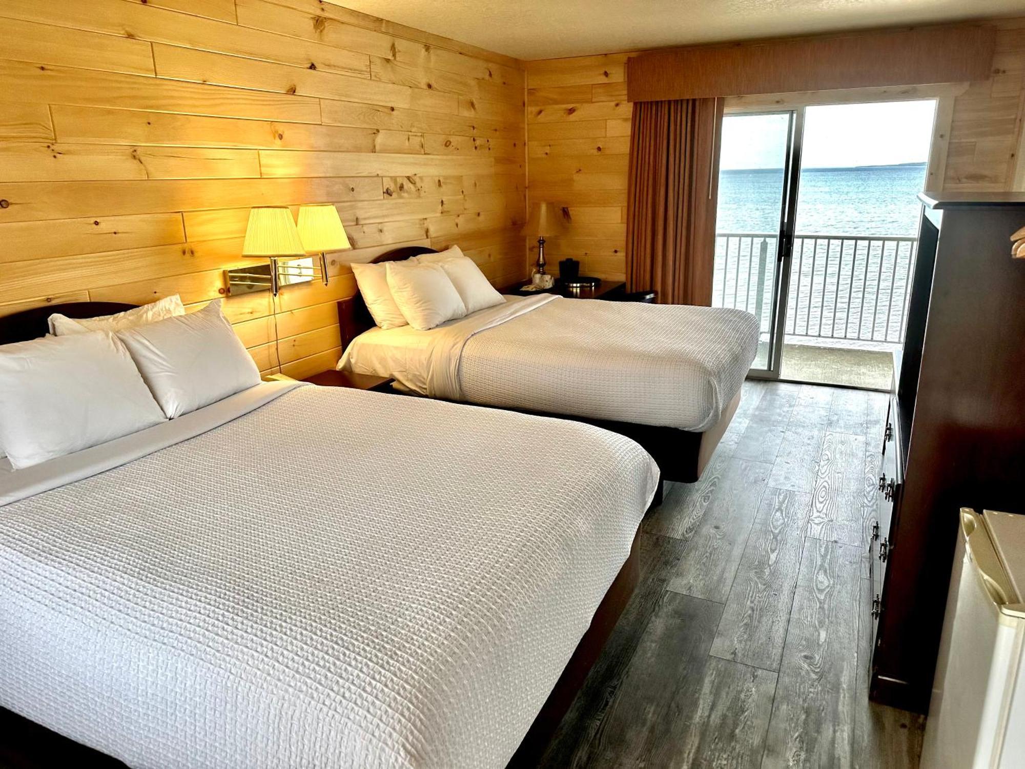 Bridgeview Motel Mackinaw City Eksteriør bilde