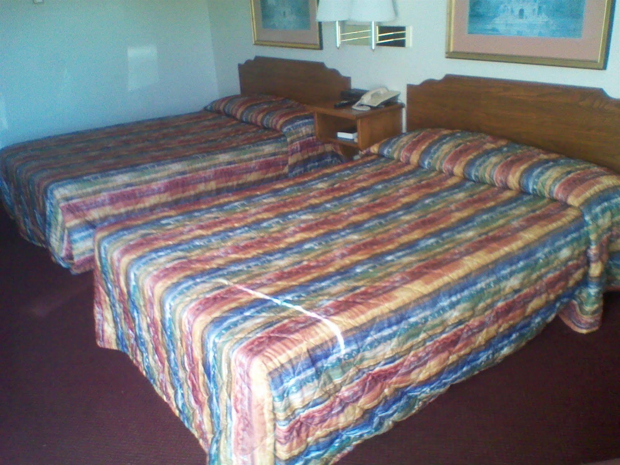 Bridgeview Motel Mackinaw City Eksteriør bilde